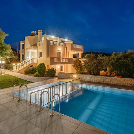 Villa Danna - Private Pool, Playground & Sea Views Rethymno