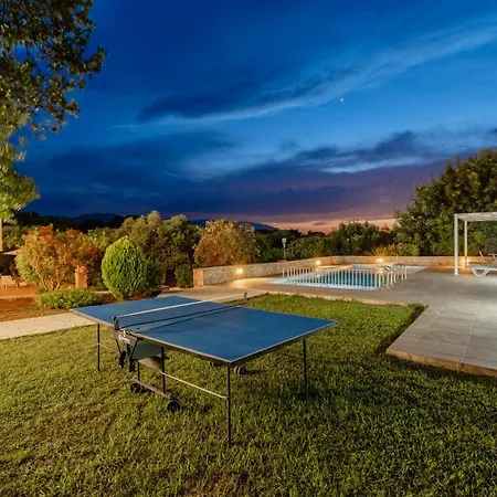 Danna - Private Pool, Playground & Sea Views *