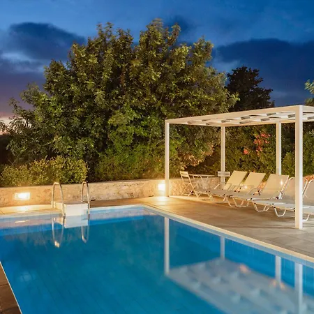 Danna - Private Pool, Playground & Sea Views *