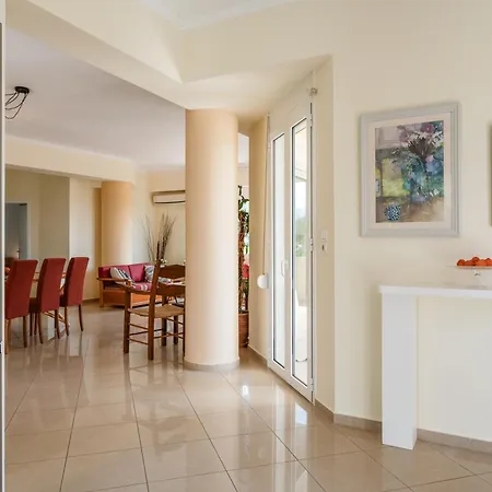 Villa Danna - Private Pool, Playground & Sea Views Rethymno