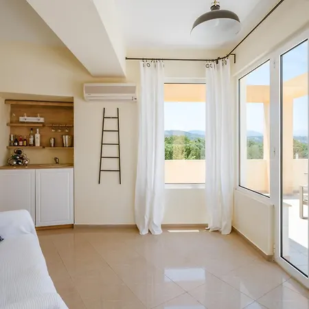 Danna - Private Pool, Playground & Sea Views *