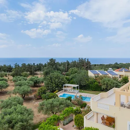 Villa Danna - Private Pool, Playground & Sea Views Rethymno